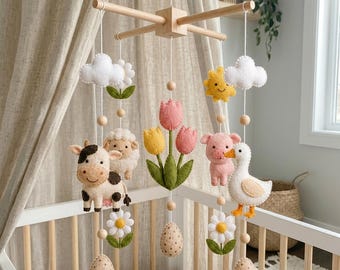 Aangepaste boerderij baby mobiel, vilt wieg mobiel met koe eend varken schapen, decor tulp kinderkamer, aangepaste naam babyshower cadeau, kamer pasgeboren