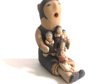 JEMEZ STORYTELLER Anita TOYA,Native American fine art pottery,handmade,hand painted,5 children,good condition,5 1/2" high,vintage folk art