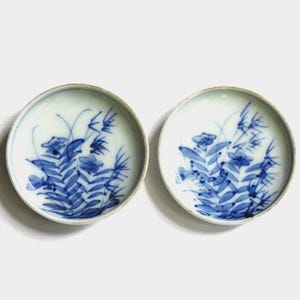 EARLY 1800's HAND PAINTED tiny Tsukemono dishes,Japan,Kaiseki appropriate,blue-white and blue violet,slight variations,leaves,flowers,rare