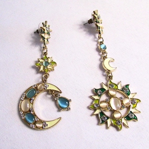 Vintage Mis Matched Celestial Shoulder Duster 3&quot; Dangle Earrings on Etsy by APURPLEPALM