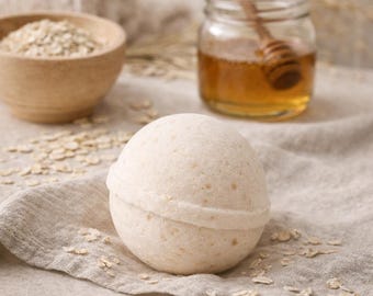 Oatmeal Milk & Honey Bath Bomb | Natural Bath Bombs
