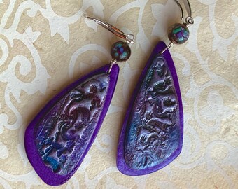 Boucles d’oreilles en polymère violet