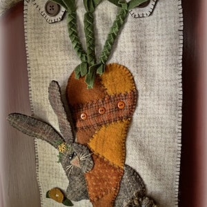 Buttercup -ePattern for woolen bunny door hanger