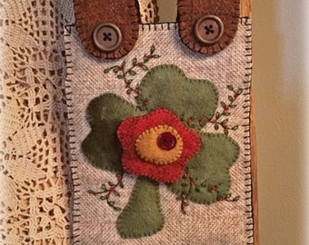Clover in Bloom -ePattern for mini wall hanging
