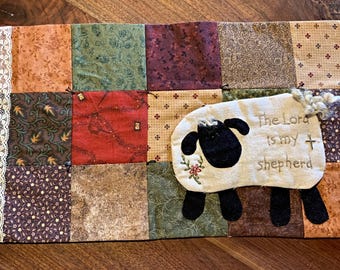 26-49 Patchwork table runner with sheep and The Lord is My Shepherd
