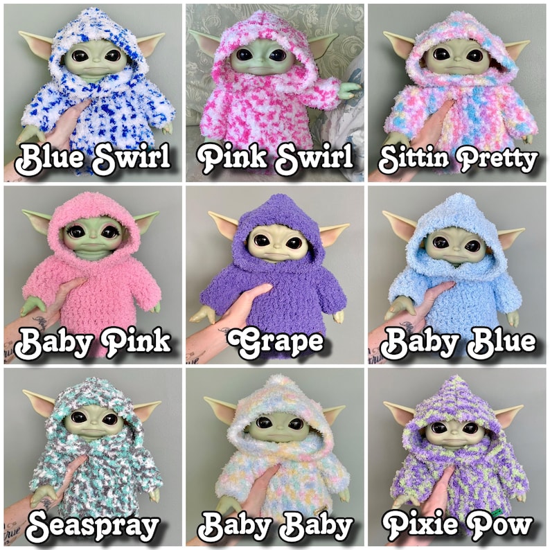 Puede incluir: Nueve conjuntos de capucha tejidos a crochet en varios colores y patrones para un peque&ntilde;o juguete de peluche. Los conjuntos incluyen remolino azul, remolino rosa, sentado bonito, rosa beb&eacute;, uva, azul beb&eacute;, roc&iacute;o de mar, beb&eacute; beb&eacute; y pixie pow.