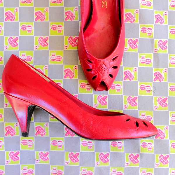 Vintage 80s Peep Toe Pumps in Red Leather w Cut Out Details . High Heels Size 8 Euro 38.5