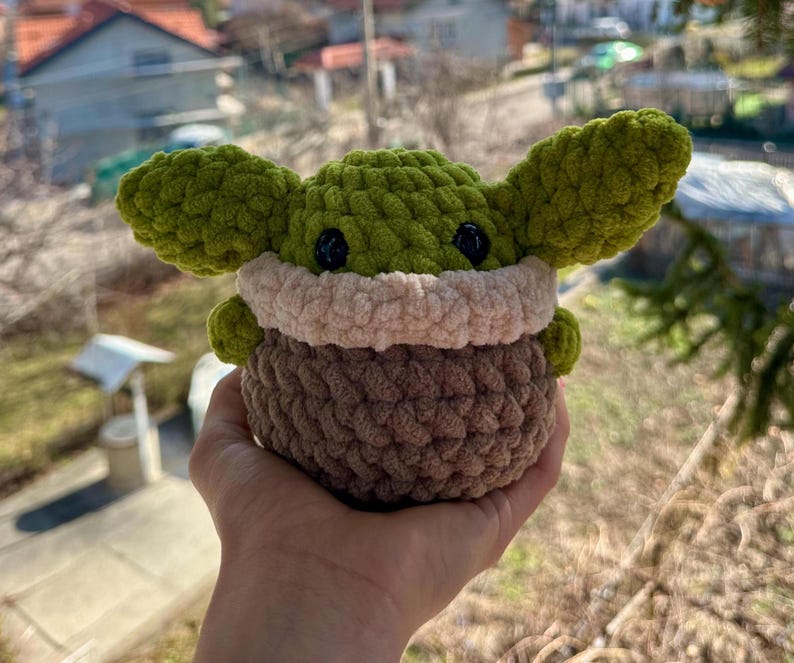 Virkad Baby Yoda Plushie: Mjuk Gosedjur - Grogy Plushie bild 1