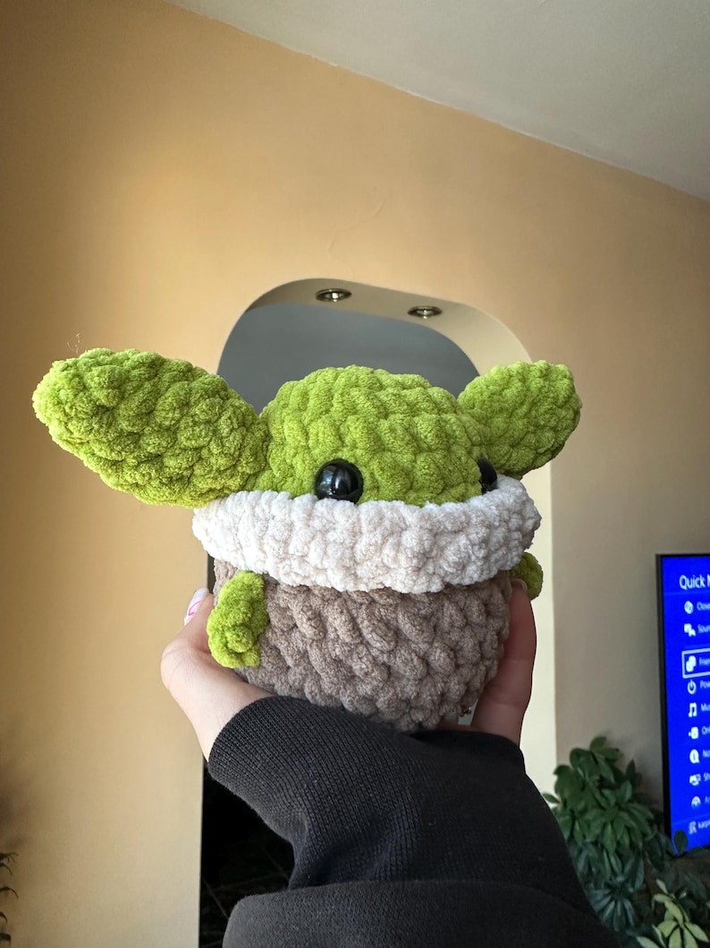Virkad Baby Yoda Plushie: Mjuk Gosedjur - Grogy Plushie bild 4