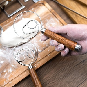 Wooden Sourdough Whisk，Customized Birthday Flowers With Name Wooden Whisk，Danish Dough Whisk，Hand Whisk Tool，Kitchen Supplies，Gift Formom