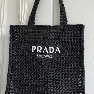 Elegante bolso de crochet estilo Prada hecho a mano