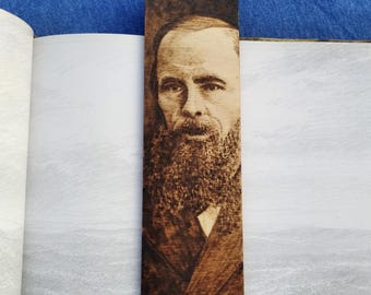 Marque-page en bois pyrogravé à la main de Fiodor Dostoïevski