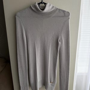Gucci 100% cashmere turtleneck sweater