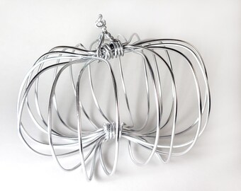 SIlver Wire Pumpkin - med. ~3.75" high | 073121 R