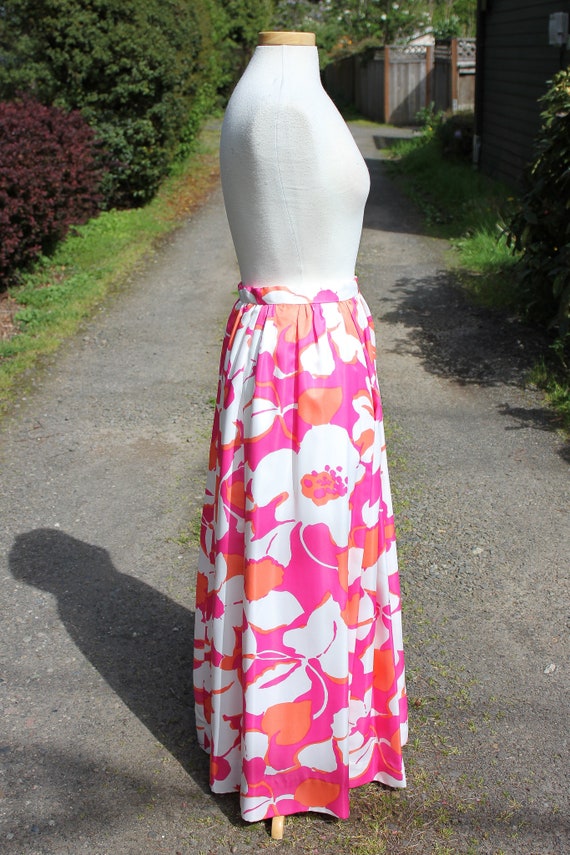 Marimekko Style Hot Pink Orange and White Floral … - image 4