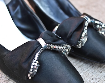 1950s De Liso Debs Black Satin Heels with Silver Bows - US 7