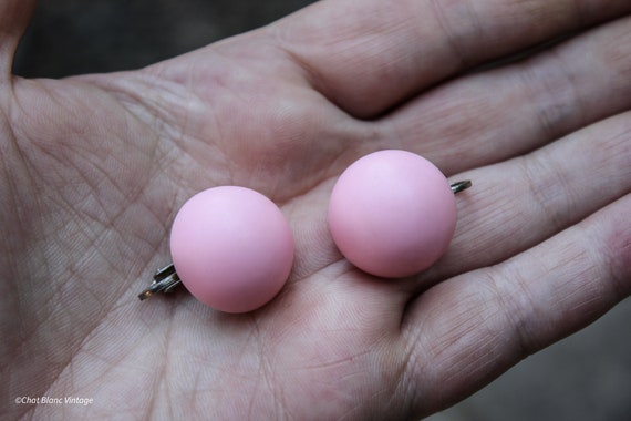 Bubble Gum Pink Vintage Clip On Ball Earrings, Ci… - image 3
