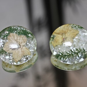 Confetti Lucite Clip Ons with Embedded Flora and  Fauna, c1950s-60s, Confetti Lucite Floral Earrings with Clip Ons, Clip On Lucite Earrings