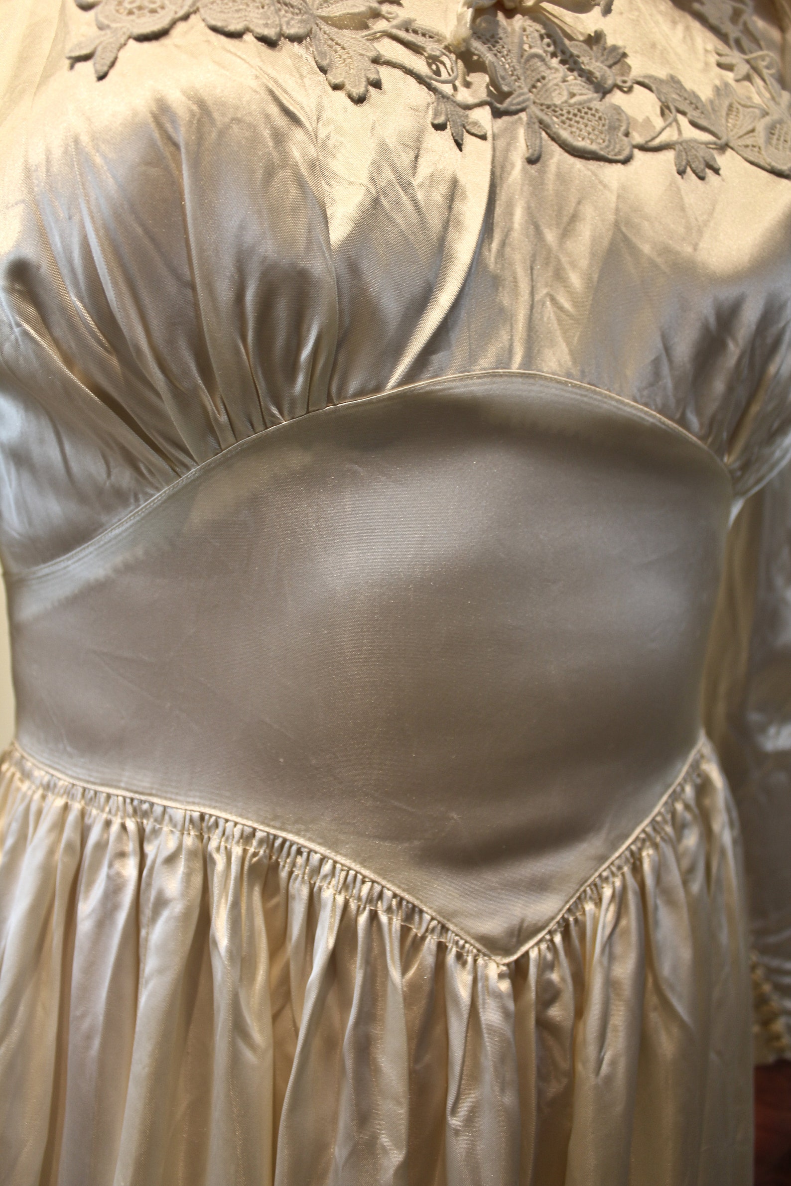 Vintage Cream Silk Wedding Dress