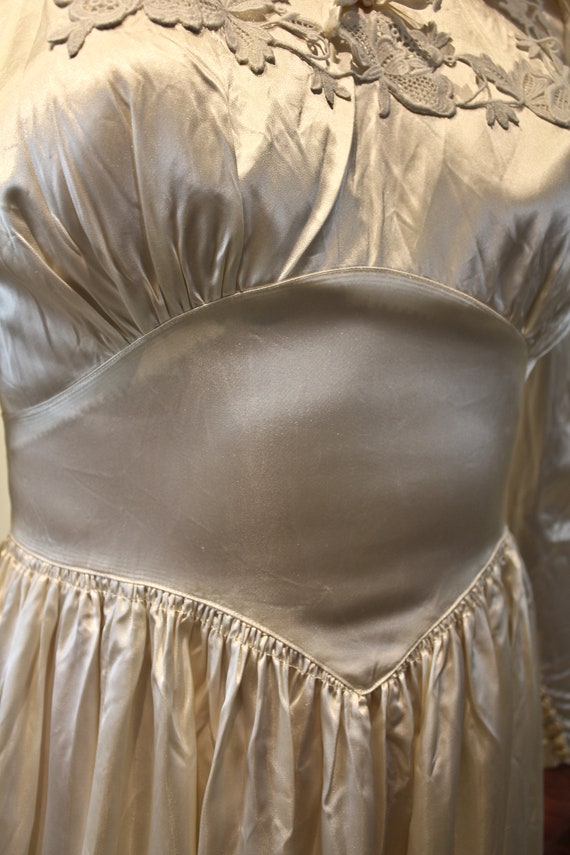 Vintage Cream Silk 1940s Wedding Gown, c1941, Ele… - image 6