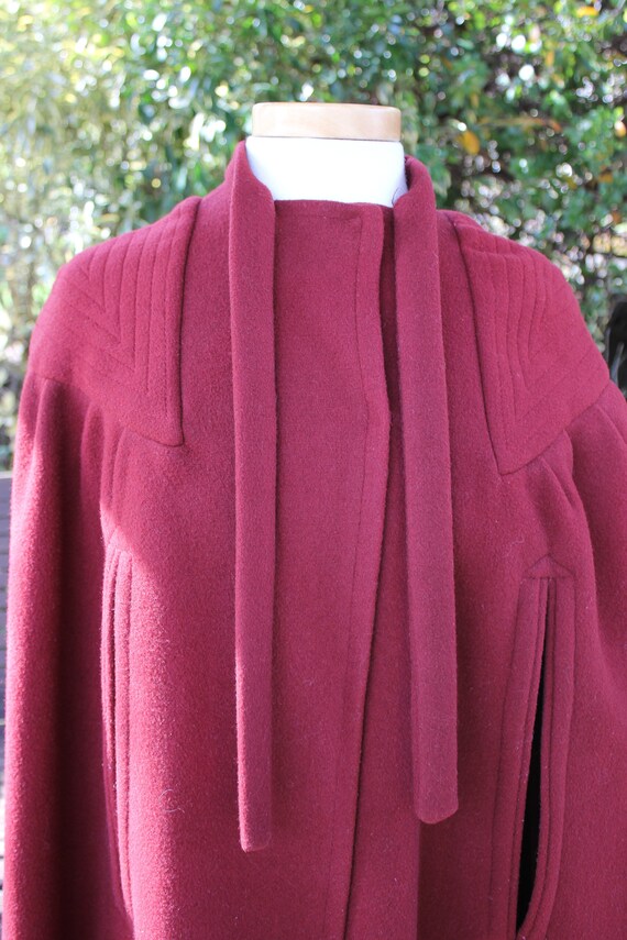 Peabody House New York Maroon Wool Cloak, Circa 1… - image 5