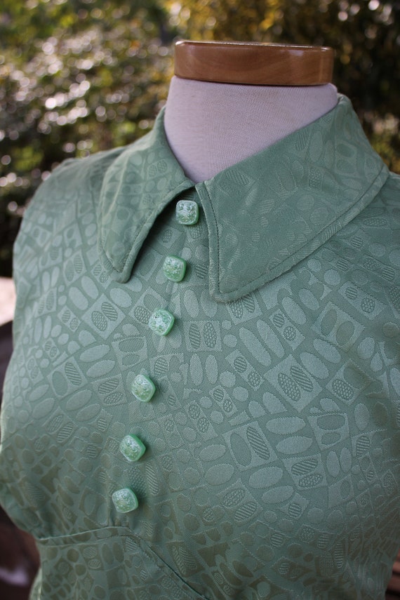 Apple Green Sleeveless Pointed Collar Dress, Circ… - image 2