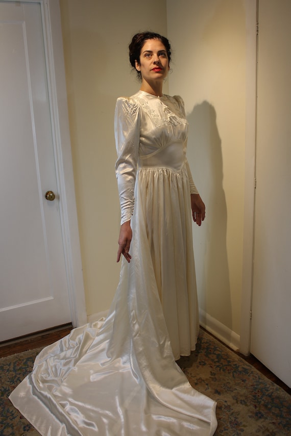 Vintage 1950s Liquid Satin Long-Sleeve Wedding Dress with Embroidered – Ian  Drummond Vintage