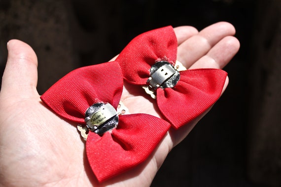 Vintage Bright Red and Gold Bow Shaped Shoe Clips… - image 3