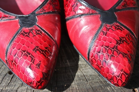 Bright Red and Black Alligator Detailed Bally Kit… - image 4