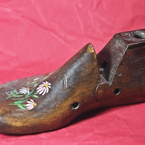 Wooden Baby Shoe Mold Hand Painted with Flowers, Circa 1980, Vntg Wooden Baby Shoe Mold, Baby Shoe Mold Made of Wood