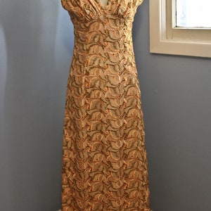 Metallic Gold and Orange Silk Eyelet Style Sleevless Wiggle Dress, Circa 1960s-70s, Orange and Gold Wiggle Dress, 70s Era Wiggle Dress image 2