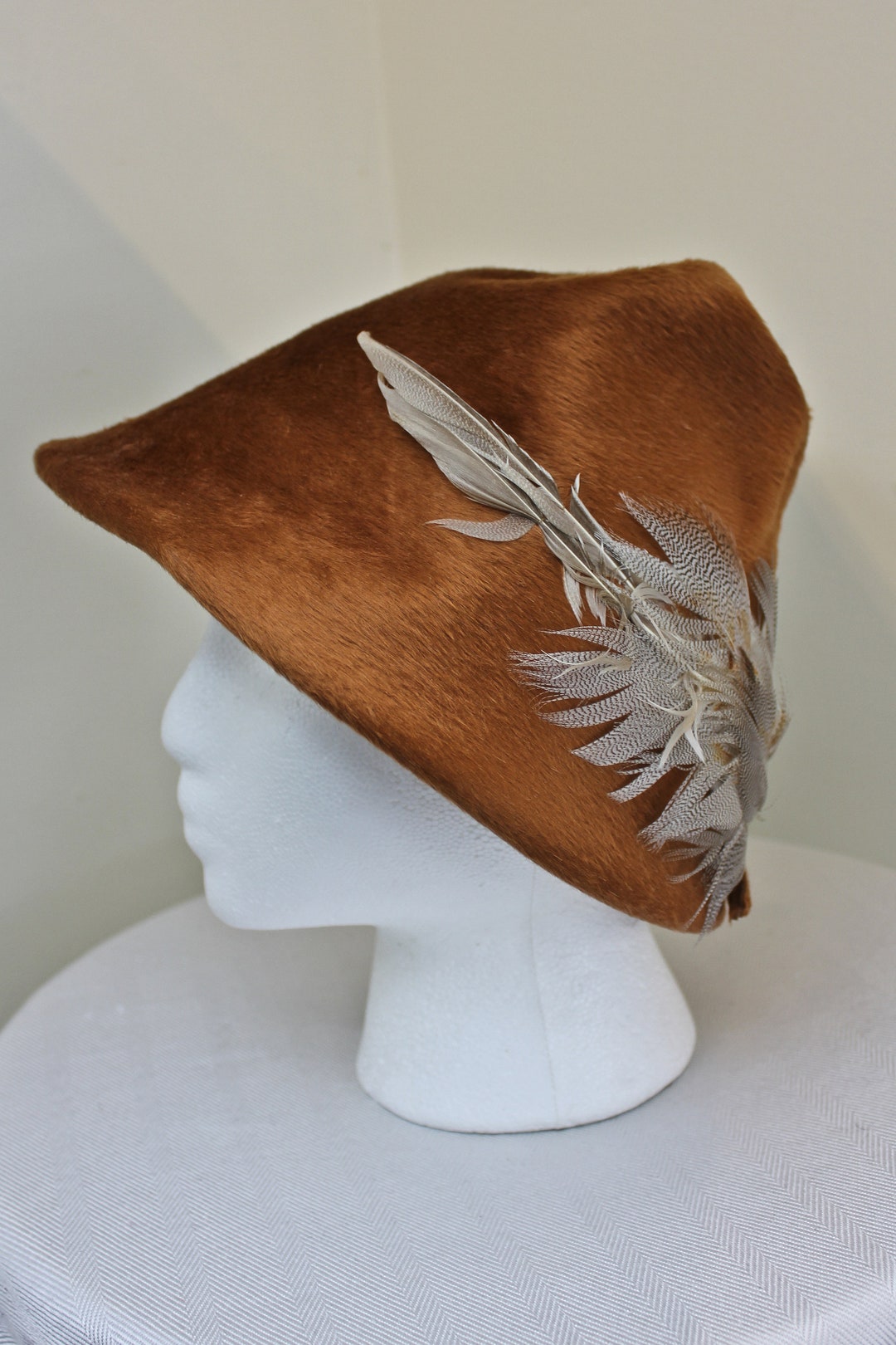 Vintage Brigitte Peach Basket Hat: Orange Fur & Feather  display picture 2
