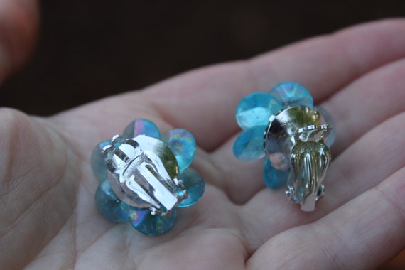 Blue Iridescent Floral Faceted Bead and Faux Pear… - image 2