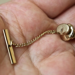 Vintage Gold Tone Tie Tack, c1960s, VNT Tie Tack, Leaf Motif Decorated Tie Tack from the Sixties, Leafy Tie Tack in Gold