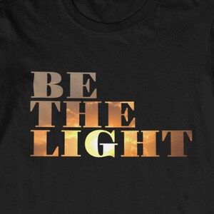 Sei das Licht, Matthäus 5:14 Bibel-Vers-Shirt, himmlische Sonne-T-Shirt, Boho christliches Kleid, inspirierendes Hemd, religiöse Geschenke, Glaubens-Hemd