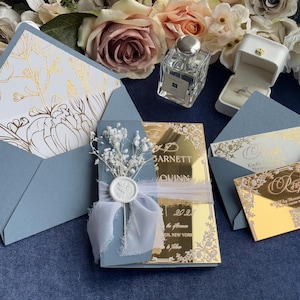 Invitaciones de boda rústicas de acrílico dorado con sobres de color azul polvoriento, juego de invitaciones de boda con tarjeta de detalles, invitaciones de quinceañera