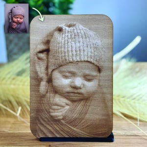 Carte en bois personnalisée avec photo gravée | Faire-part de naissance artisanal | 10x15cm