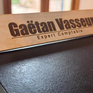 Placa de escritório de madeira personalizada - Nome e posição gravados personalizados