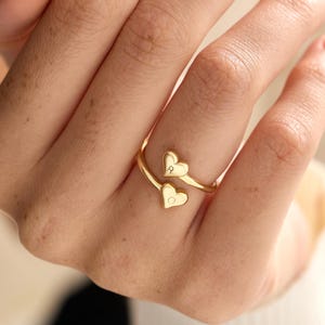 Gepersonaliseerde ring met bubbelhart en initialen, op maat gemaakte verstelbare ring van 14-karaats verguld goud, partnerring, jubileumcadeau, kerstcadeau voor mama
