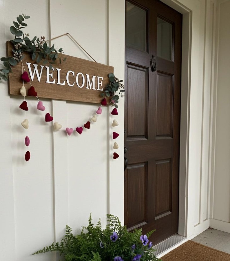 Romantische Herzen Girlande aus Wollfilz, handgefertigt und Wohnaccessoires Bild 3