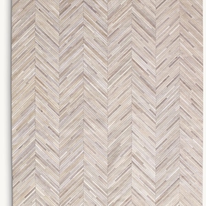 Alfombra de piel de vaca Chevron - Alfombra de patchwork de piel de vaca beige con pelo para sala de estar