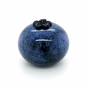 Glass Blueberry sculpture, 1 hand blown glass blueberry, life-sized realistic fruit figurine, glass sculpture, glass art, Mothers Day Gift image 2