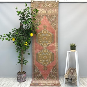 Hexagon Medallion Runner 2.3 × 7.7 ft, Vintage Turkish Wool Hallway Rug, Faded Coral Olive Floral Border Carpet