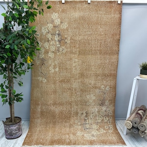 Camel Brown Vintage Turkish Rug, Distressed Minimalist Wool Rug, Faded Open Field 4 × 7 ft