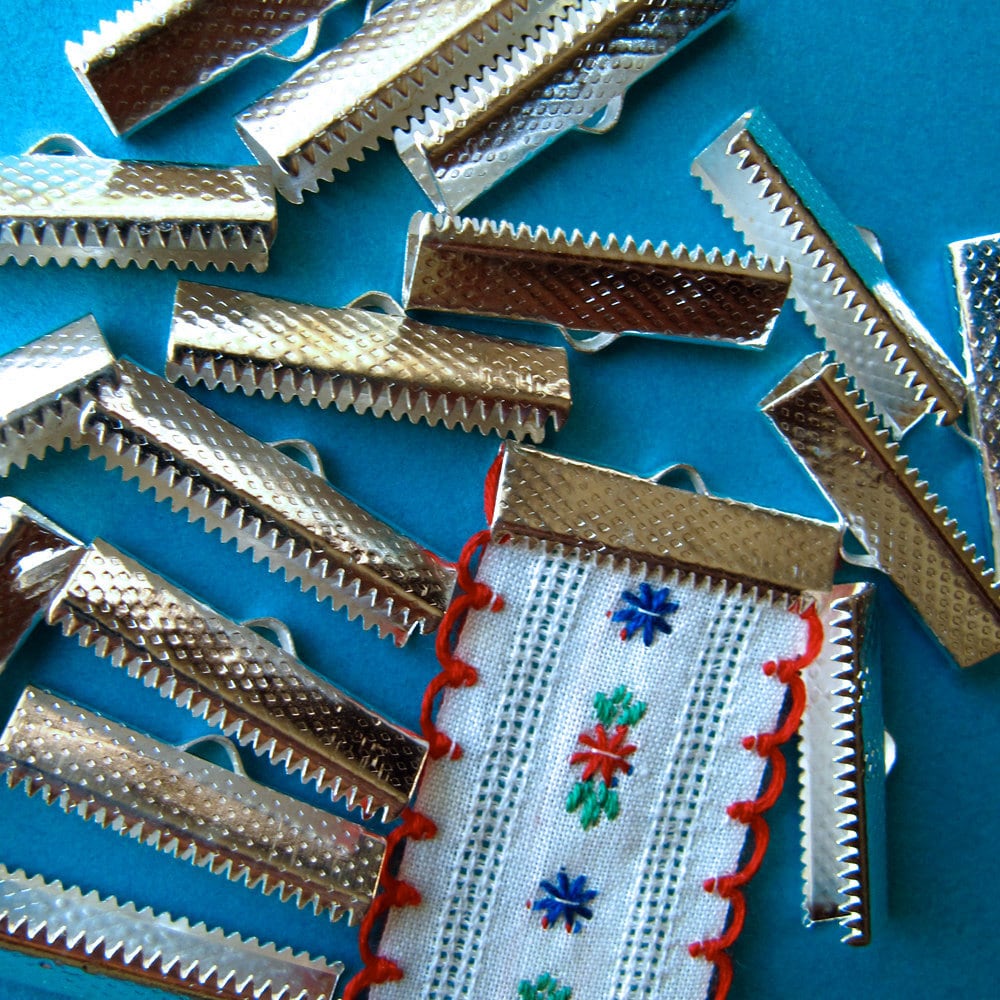 16 pieces 25mm (1 inch) Ribbon Clamps With Loop, Dots Series