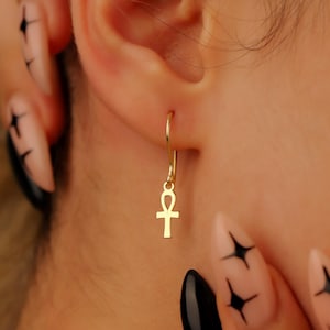 Ankh-örhängen i sterlingsilver: Minimalistiska egyptiska livsnyckel-hängande krokar
