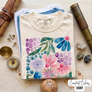 Trendy Boho Floral T-Shirt: Comfort Colors® Flower Graphic Tshirt, Cute Spring Garden Botanical Top, Summer Gift for Her