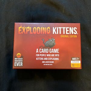 中古 Exploding Kittens オリジナル版 対象年齢 7歳以上 新品同様 全56枚のカード