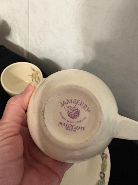 Pfaltzgraff Jamberry Salad Plate With Peaches and Grapes Set of