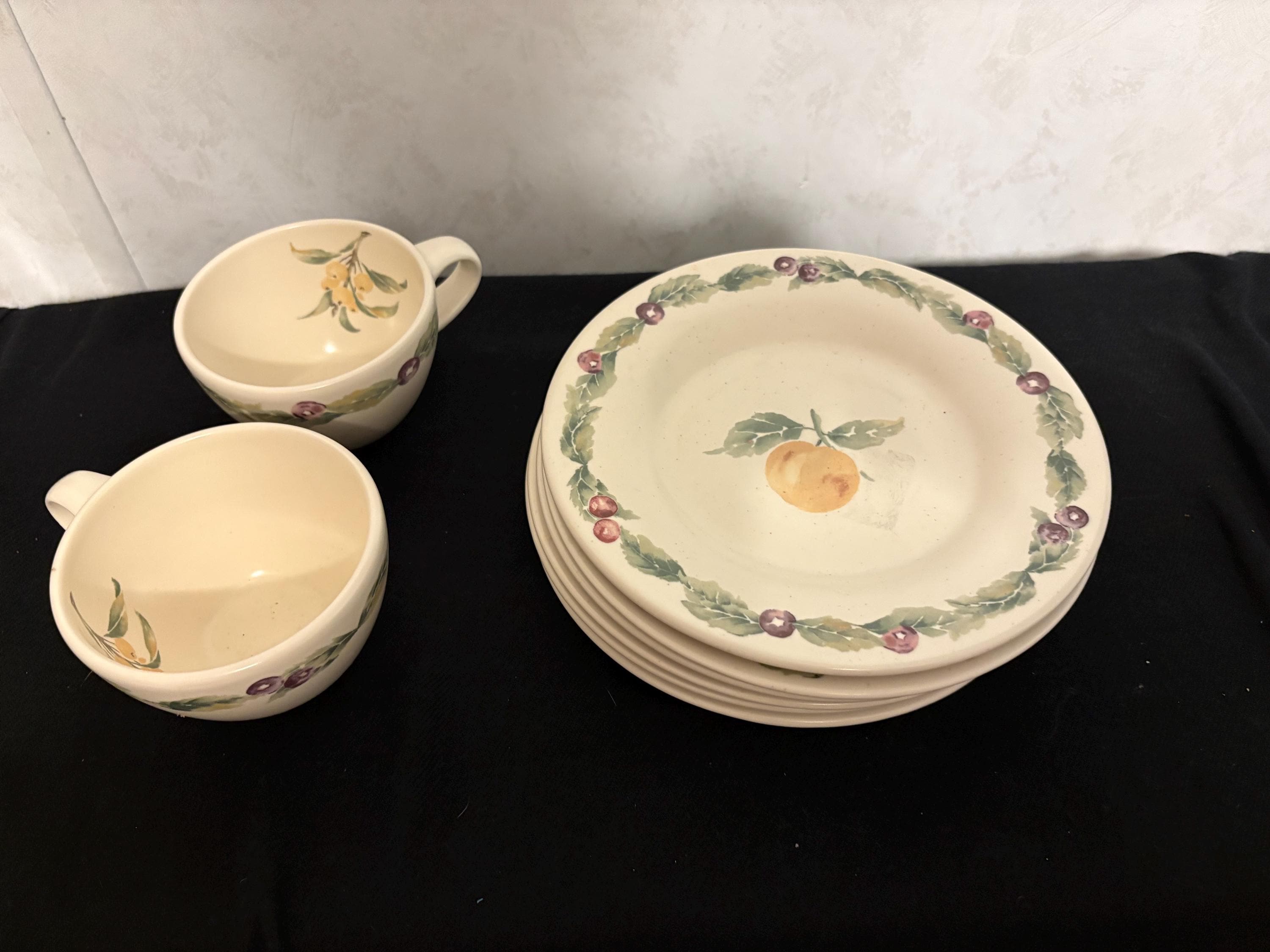 Pfaltzgraff Jamberry Salad Plate With Peaches and Grapes Set of